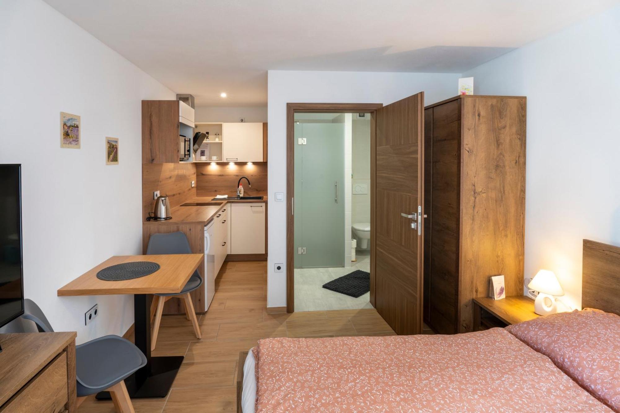 Apartmany Pod Namestim 2 Телч Экстерьер фото